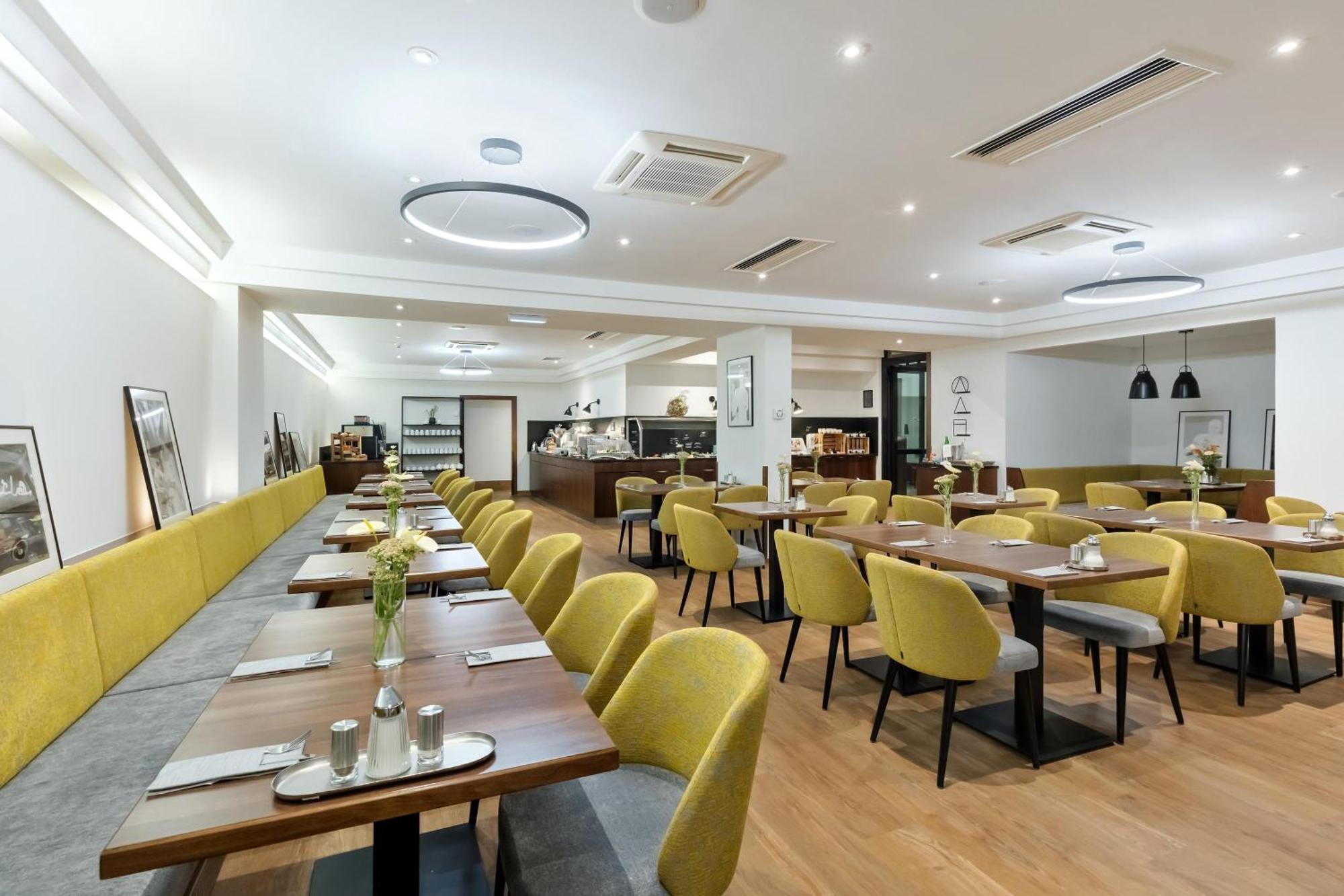 Rathauspark Wien, A Member Of Radisson Individuals 4* Viena